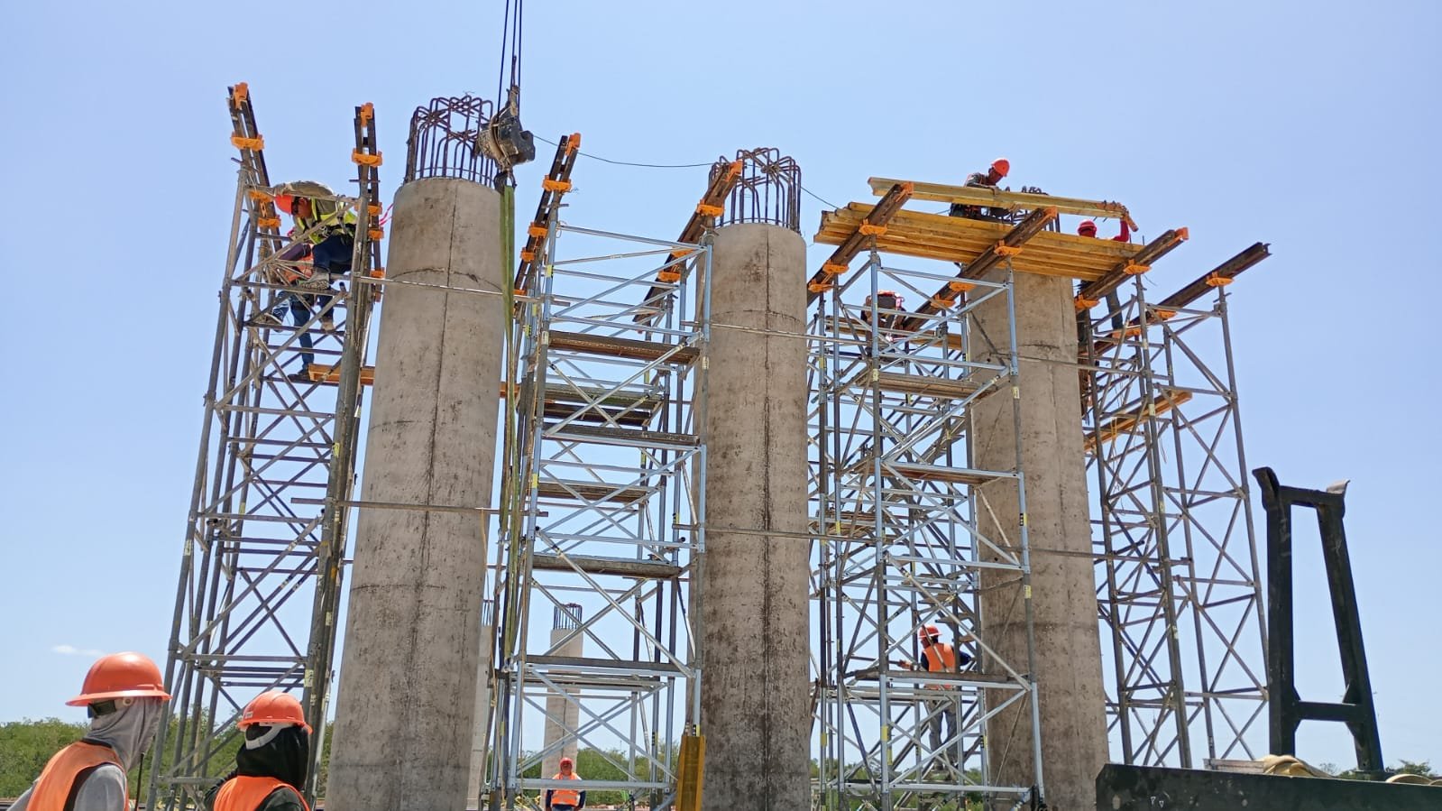 Constructora y Edificadora Poscor